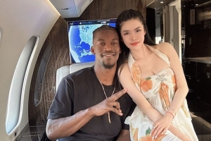 賭城瀟灑去了！美女牌手布蘭妮曬和巴特勒登機合照