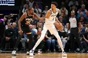 Shams：馬刺當然有意KD 可能也聊過交易框架 但報價不如別隊激進