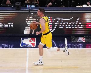 麥康納總決賽至今替補(bǔ)貢獻(xiàn)60+25+15 NBA歷史首人