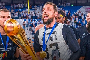 越歪越進(jìn)??39歲老將貝里內(nèi)利奪意甲冠軍后退役 曾在NBA效力13年