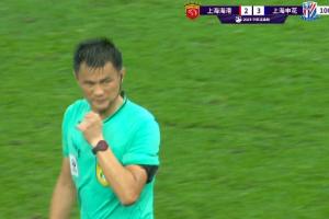 終于結(jié)束了！海港vs申花補時9分鐘，最終李海新101分鐘吹終場哨