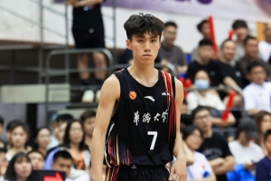 沒手感！葉潤(rùn)峰16投4中得10分3板2助1斷 三分球14投僅2中