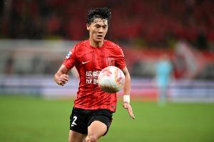 足球報(bào)：蓉城夏窗操作勢在必行 胡荷韜預(yù)計(jì)至少缺席兩個月