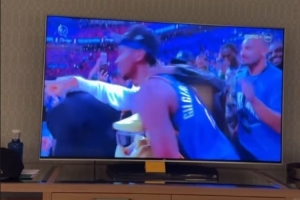 維尼修斯觀看NBA總決賽搶七：愛你，亞歷山大！傳奇！