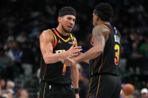 籃球是長人運動??？交易達(dá)成后 太陽現(xiàn)有陣容后衛(wèi)多達(dá)10位！