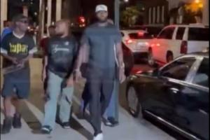 ??TMZ：詹姆斯在紐約被當(dāng)面辱罵“你成不了喬丹！滾回LA！”