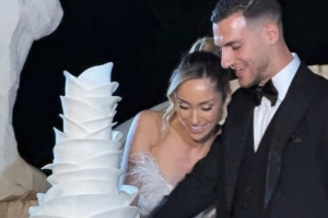 姐弟戀修成正果！達(dá)洛特與女友克勞迪婭舉辦婚禮