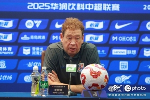 斯盧茨基：球隊(duì)在體能和精神力方面都有巨大消耗 明天非常難踢