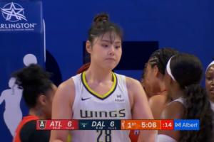 對(duì)大陣容有奇效！李月汝賽季首次首發(fā) 第一節(jié)就拿到8分5籃板！
