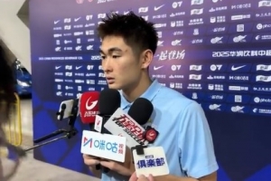 陳晉一：大家都以為我慣用左腳，有必要有需要時右腳也可以用一下