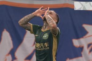 降維打擊?。∶滋乩锊哌^掉海牛整條防線破門！替補首秀2射1傳！