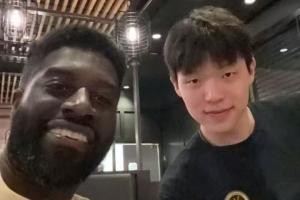 直播吧獨(dú)家：楊瀚森在開拓者有老熟人 杰特：他很出色&籃球智商高