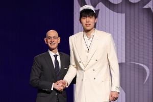 ??理性討論：你看好楊瀚森嗎？他在NBA能達(dá)到什么高度？