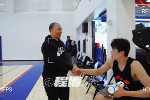 30號簽選不到~楊瀚森此前試訓快船時 和盧指導握手約定“周一見”