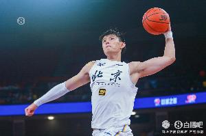 博主：曾凡博還在猶豫 但我判斷他留在國內的幾率比任何時候都大