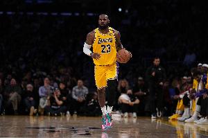 ??詹姆斯連續(xù)八年效力于湖人 個人NBA職業(yè)生涯最長