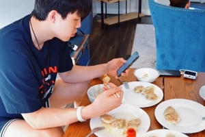 瀚森赴美日記 | 7月1日 楊媽媽包的水餃很美味！