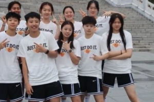夜游咸陽！國青女籃在參加U19女籃世界杯前獲得難得放松的機會