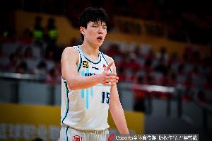 直播吧：新賽季CBA新增未滿18歲條款 “小楊瀚森”也可打職業(yè)聯(lián)賽