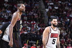 KD：6尺2以下后衛(wèi)只能打替補(bǔ)&防守端會(huì)被針對(duì) 要么你進(jìn)攻如歐文