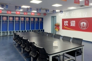 蘇媒：蘇州隊球員賽后打掃干凈客隊更衣室，留下明信片感謝南京
