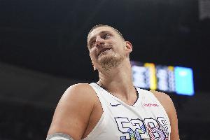 ??Windhorst：據(jù)我所知 約基奇對(duì)掘金休賽期的操作感到滿意