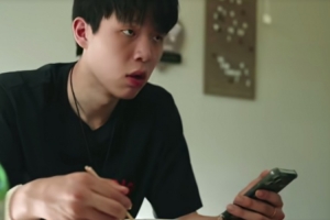 餃子尺寸對楊瀚森很正常但翻譯吃兩個就飽了??楊瀚森一臉疑惑