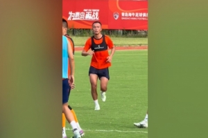 記者：孫正傲正迅速融入海牛戰(zhàn)術(shù)體系，下輪中超有望出戰(zhàn)