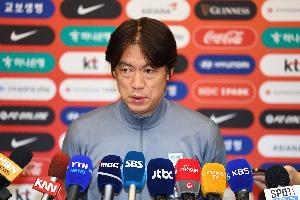 東體：韓國隊取勝頭號功臣當屬李東炅，隊內(nèi)多人具備旅歐實力