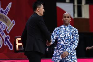 點名！馬布里談NBA更文明：那不會出現(xiàn)像杜鋒這樣故意絆你的教練