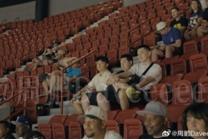 媒體人：遼寧男籃總經(jīng)理劉子慶和主教練楊鳴在現(xiàn)場觀看NBA夏聯(lián)