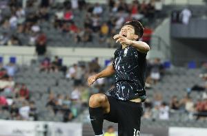 韓國(guó)前鋒：打進(jìn)A級(jí)賽事處子球很開(kāi)心 父子都入選國(guó)家隊(duì)不常見(jiàn)