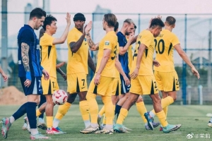熱身賽-新帥穆尼奧斯現(xiàn)身，深圳新鵬城4-0大勝武漢三鎮(zhèn)