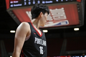 頂流！NBA官方發(fā)楊瀚森助攻集錦 多家美媒紛紛轉(zhuǎn)發(fā)