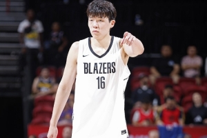 楊瀚森談針對(duì)性防守：很好的事情 能感受到NBA對(duì)抗知道自己的不足