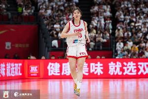 女花榮??翟若云全場(chǎng)三分7中4 射下12分4板3助2斷&正負(fù)值+27
