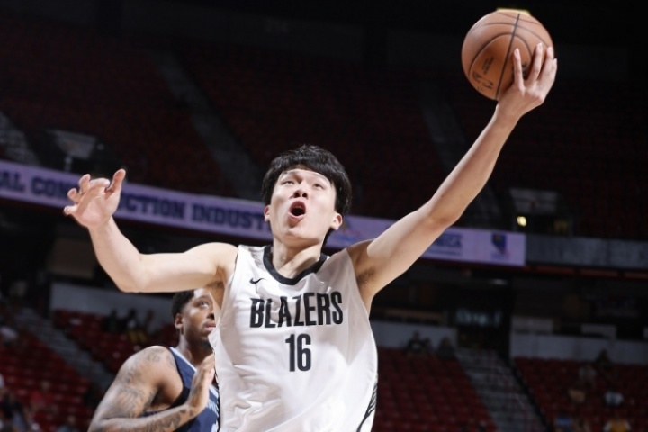 對手注意到你了！楊瀚森首節(jié)4投2中得到4分1板1助 也有2失誤2犯規(guī)