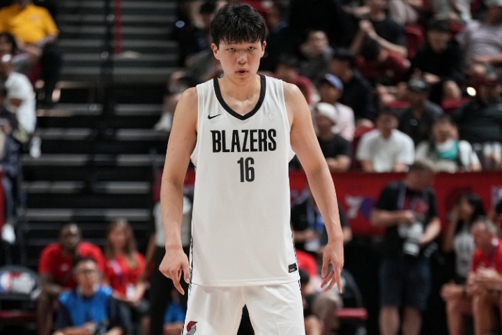 ??小心保羅舉報！拓記：顯然楊瀚森不怎么愛把球衣塞進腰間