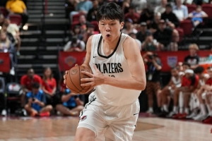 楊瀚森：我希望做更多事情來(lái)幫助球隊(duì)獲勝 輸球后還是很沮喪的