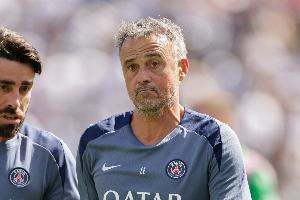 恩里克鎖喉佩德羅！裁判專家：FIFA很可能處罰巴黎主教練