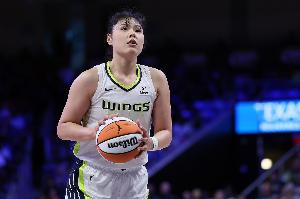 盡力局！李月汝首發(fā)26分鐘11中8高效貢獻(xiàn)16分5板外加1斷1帽