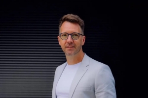 TA：索爾福德任命前城市足球高管加文-弗萊格為CEO，目標升入英甲