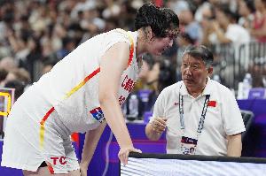 孔德昕：中國女籃打得不算好 在給內線喂球方面還是缺乏設計感