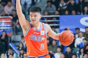 媒體人：黎伊揚(yáng)收到福建給的C類合同 其他球隊可于7月30日前匹配