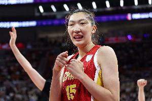 輕輕松松！韓旭半場4中3高效拿下6分4籃板1蓋帽