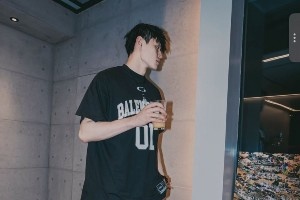 早日康復！曾凡博社媒曬出一波近照 訓練時仍戴著護具