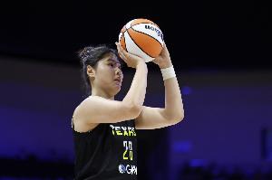 飛翼4分惜敗王牌 李月汝8投4中得到10分8板3助2帽 正負值+11