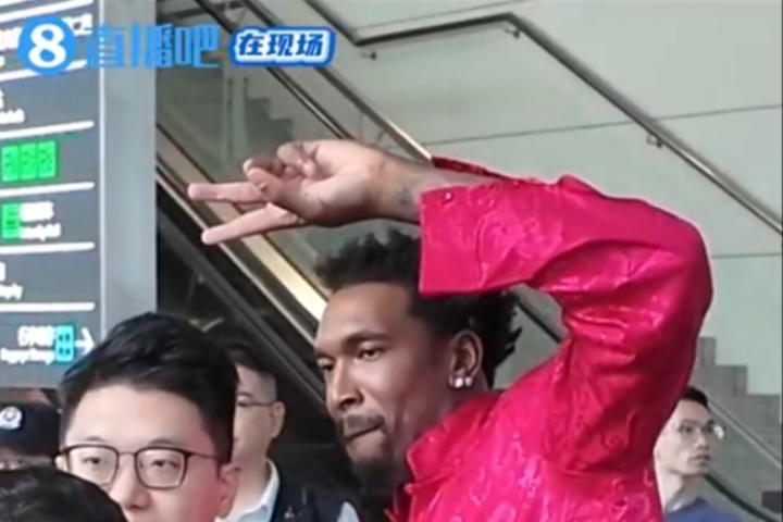 蒙大將軍來了！蒙克唐裝造型空降廣州 開啟個人首次中國行