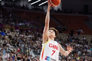 串聯(lián)全隊！楊力維6投3中 得到7分2籃板9助攻1搶斷
