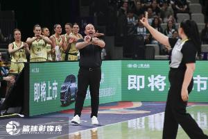 澳大利亞主帥：日本戰(zhàn)勝中國展現(xiàn)了極強(qiáng)狀態(tài)&實(shí)力 我們打出了特色